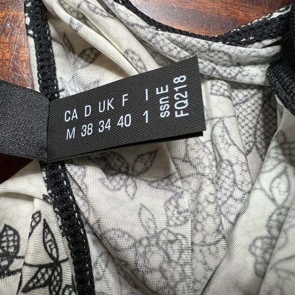 Espirit Collection White & Black Slip - Picture 5 of 5